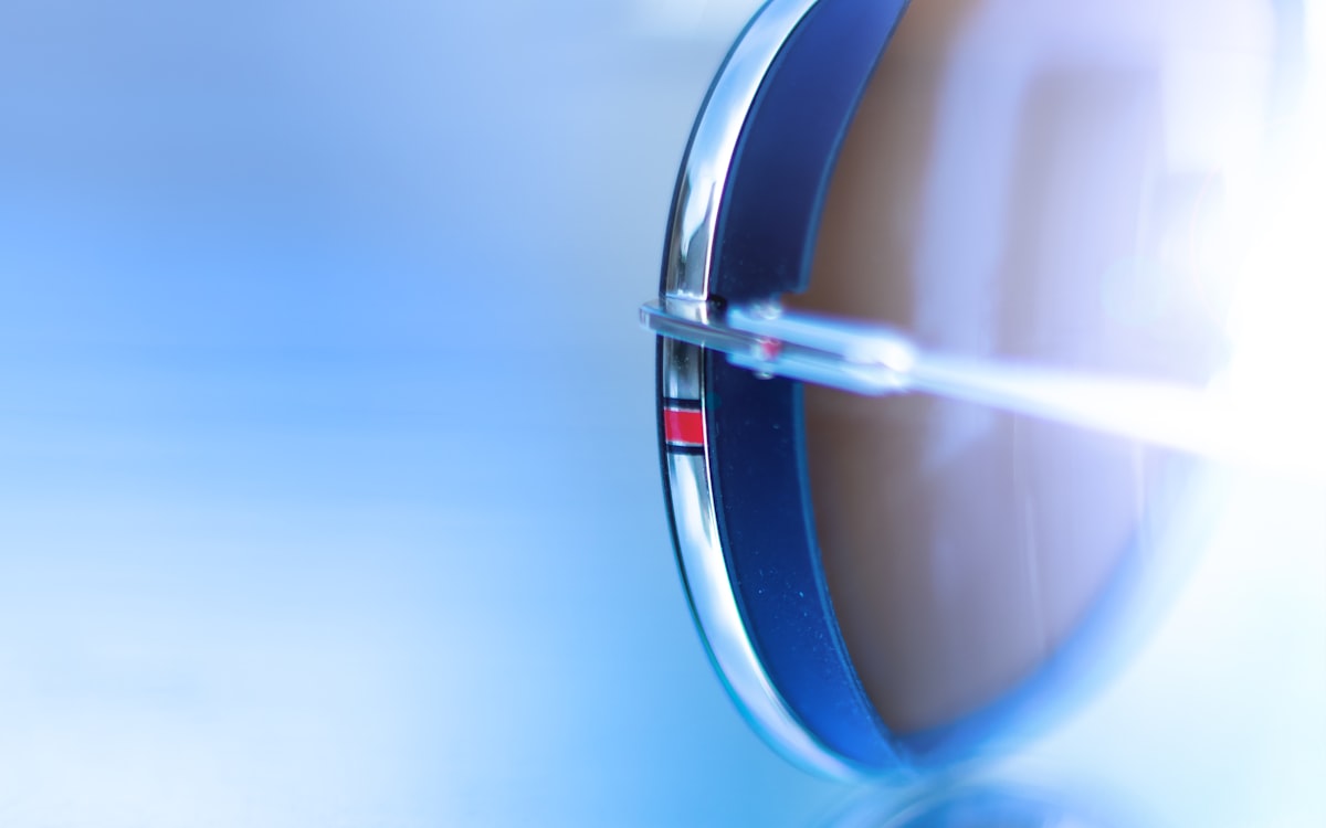 Wassertropfen auf hydrophobem Glas
